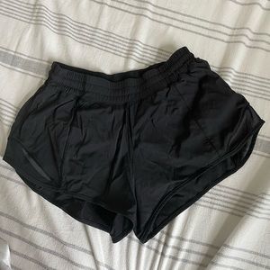 lululemon Size 4 hotty hot 2.5” low rise